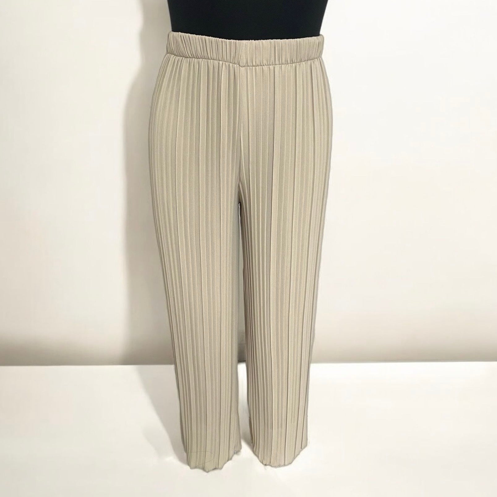 PLISSEE HOSE | PLISSÉ