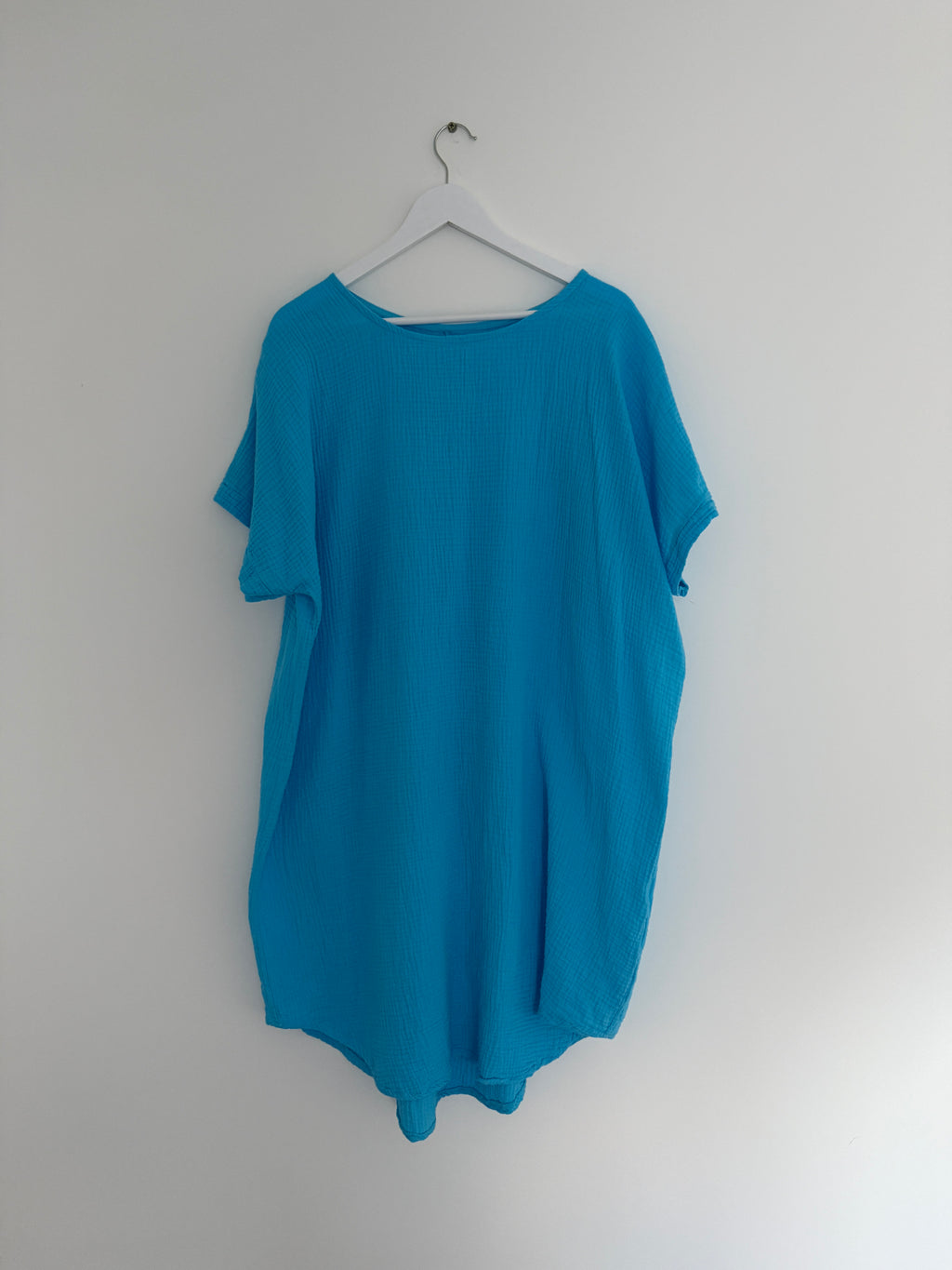 CURVY MUSSELIN KLEID | FLAIR