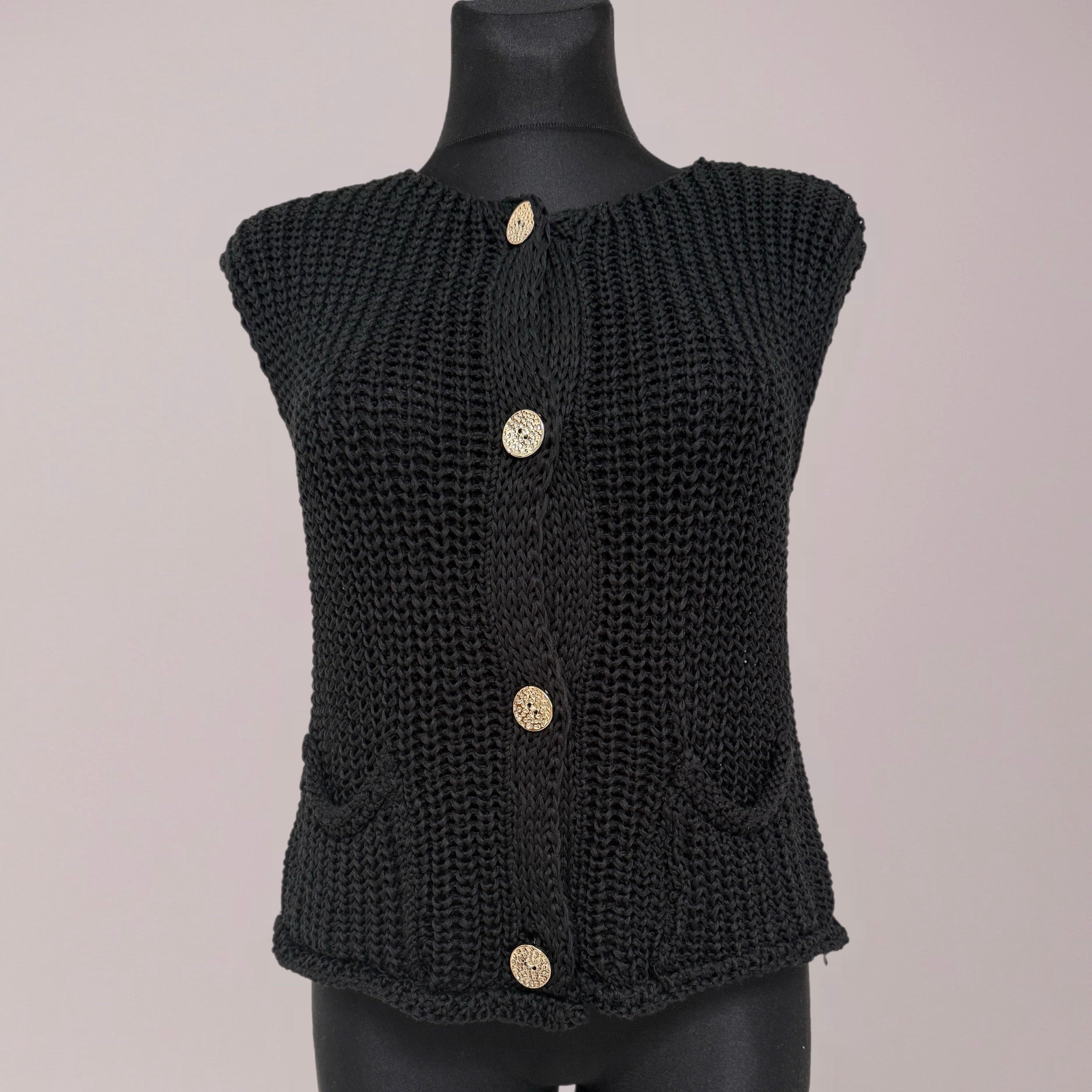 STRICKJACKE | LUXEVEST