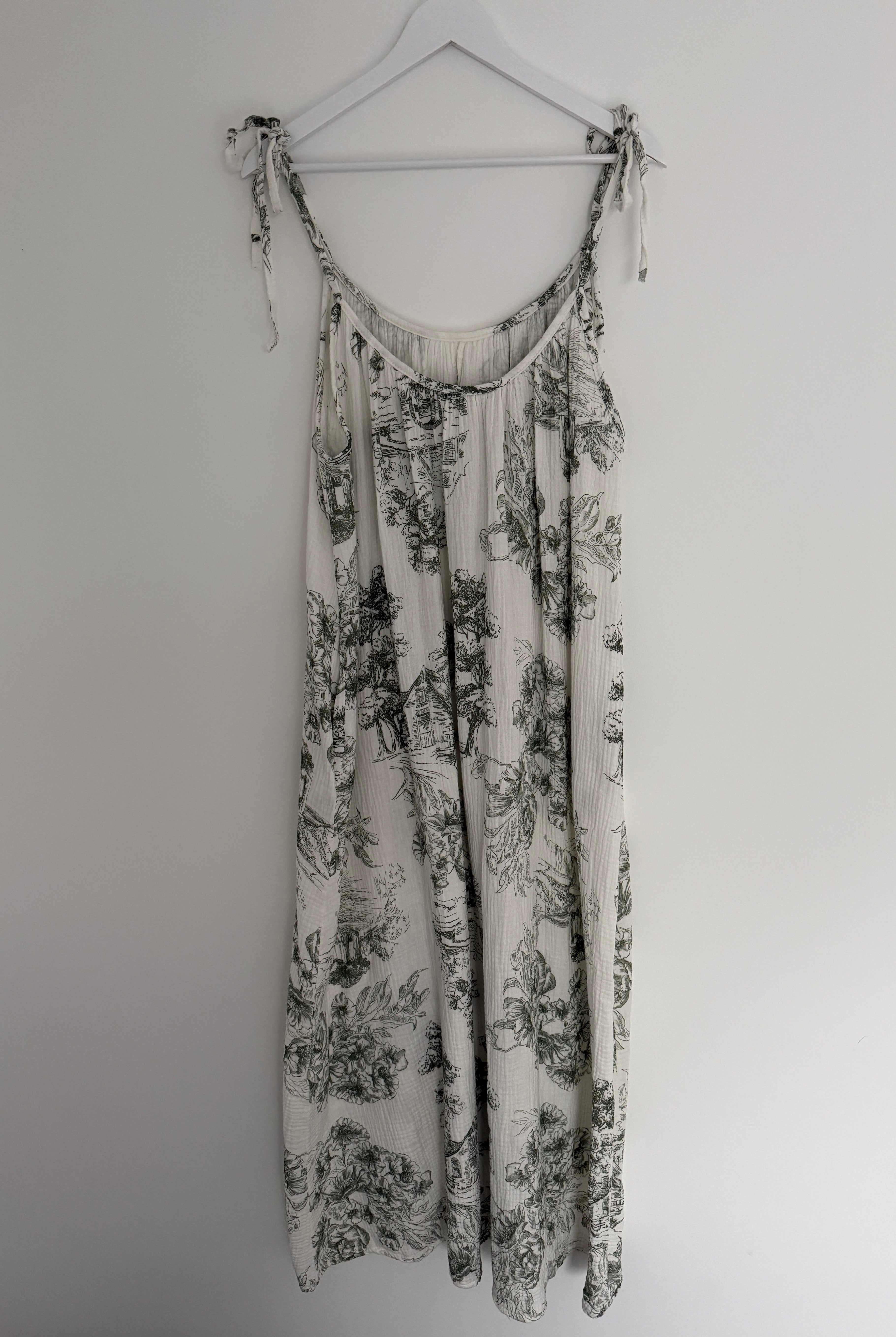 CURVY MUSSELIN KLEID | BOTANICA