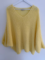 CURVY BOUCLÉ-PULLOVER | NUVÉ