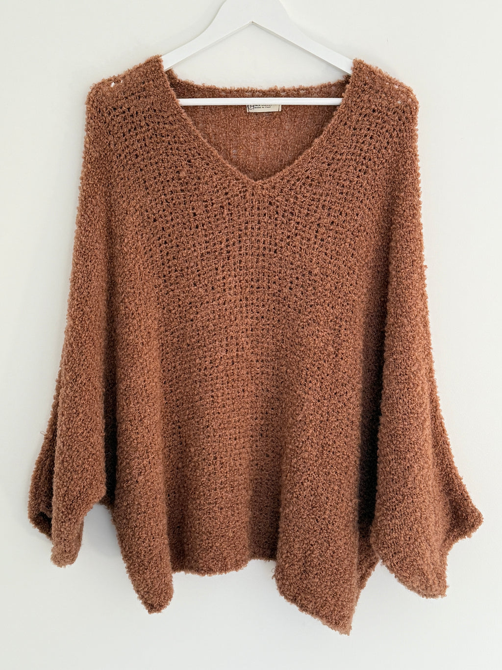 CURVY BOUCLÉ-PULLOVER | NUVÉ