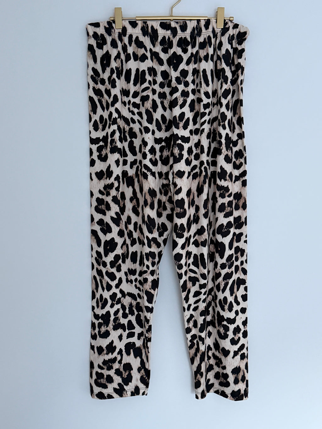 CURVY LEGGINGS | SAVAGE