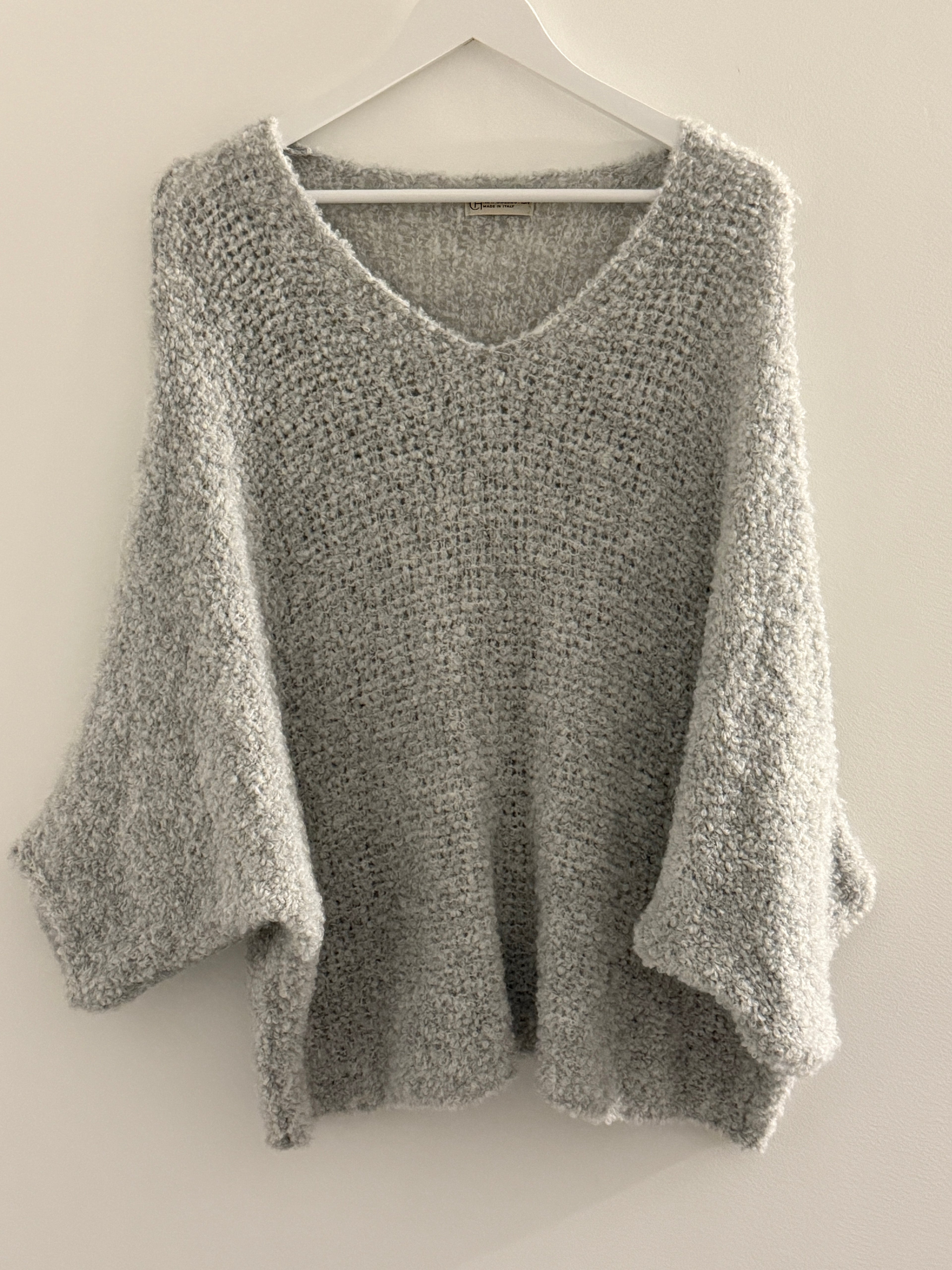 CURVY BOUCLÉ-PULLOVER | NUVÉ