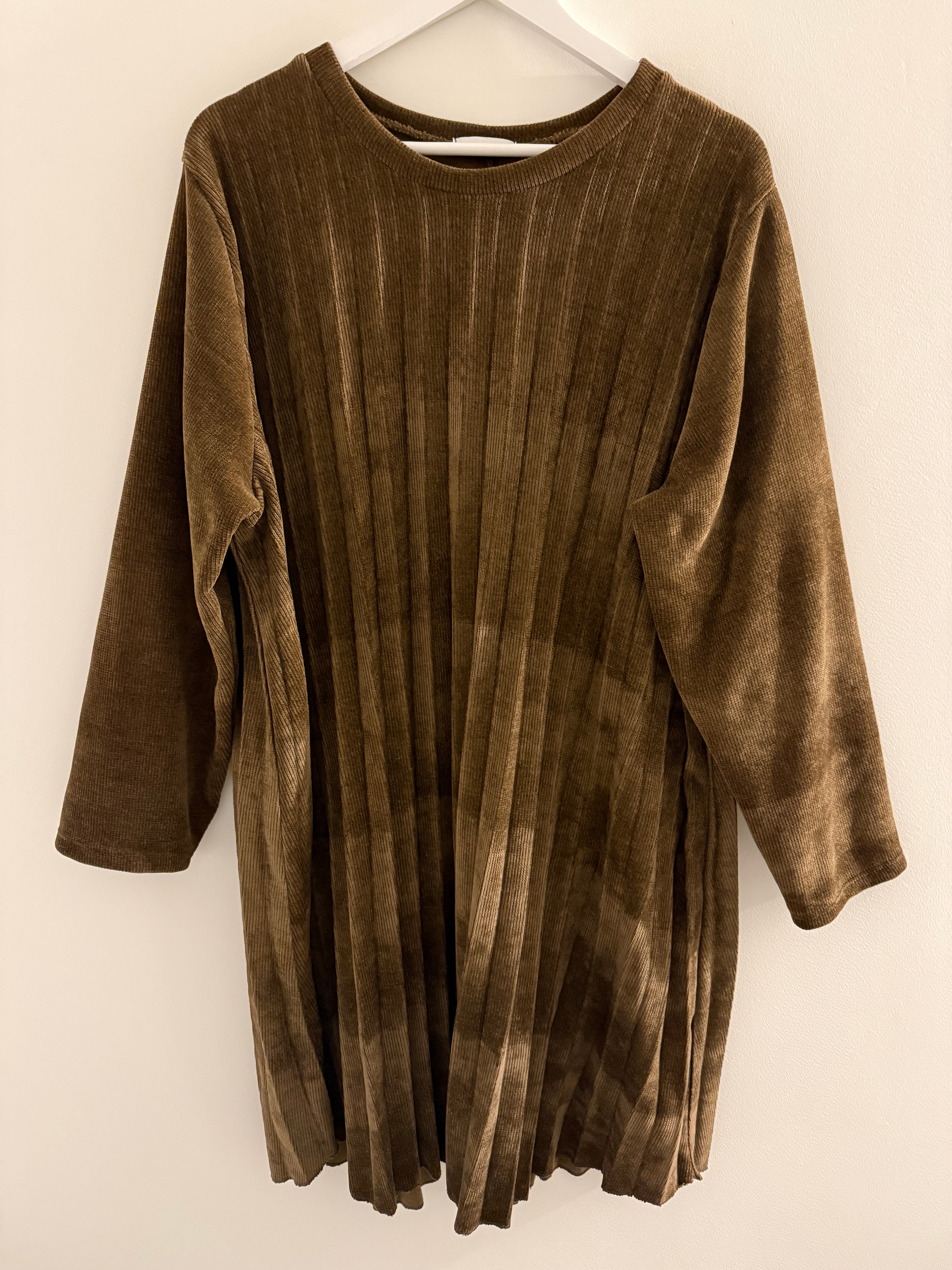 CURVY KLEID | VELOURA