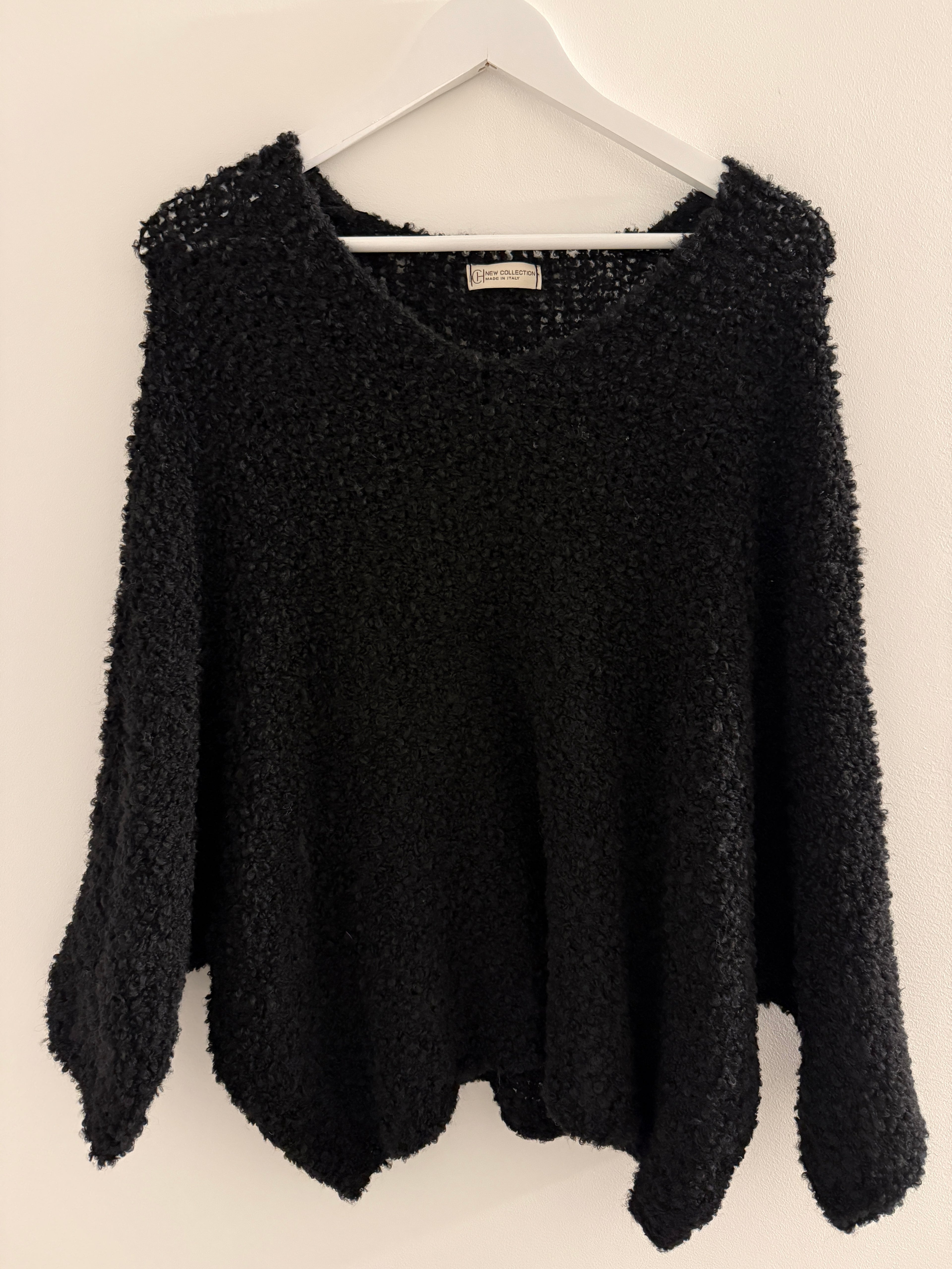 CURVY BOUCLÉ-PULLOVER | NUVÉ