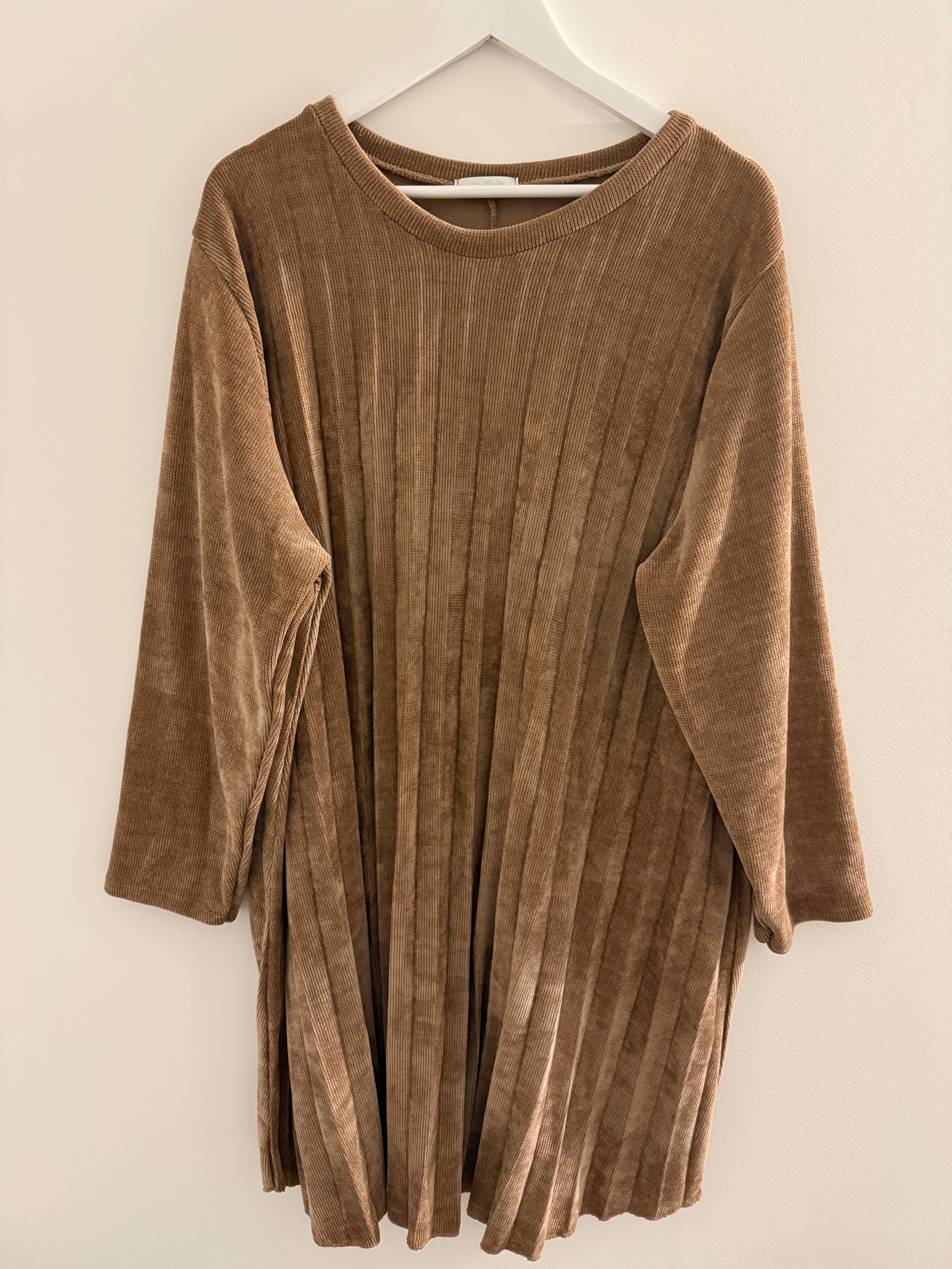 CURVY KLEID | VELOURA