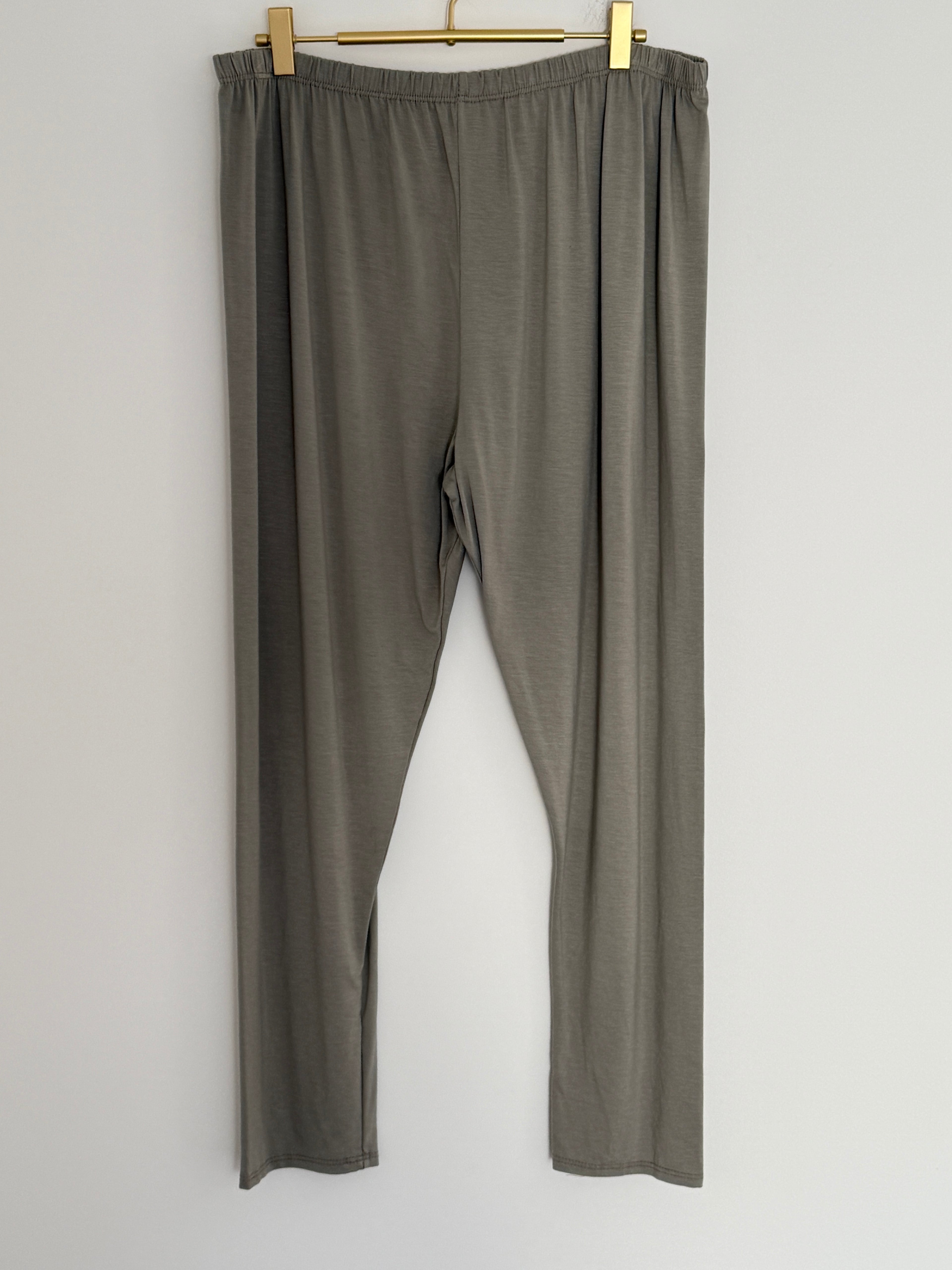 CURVY LEGGINGS | HOMEY