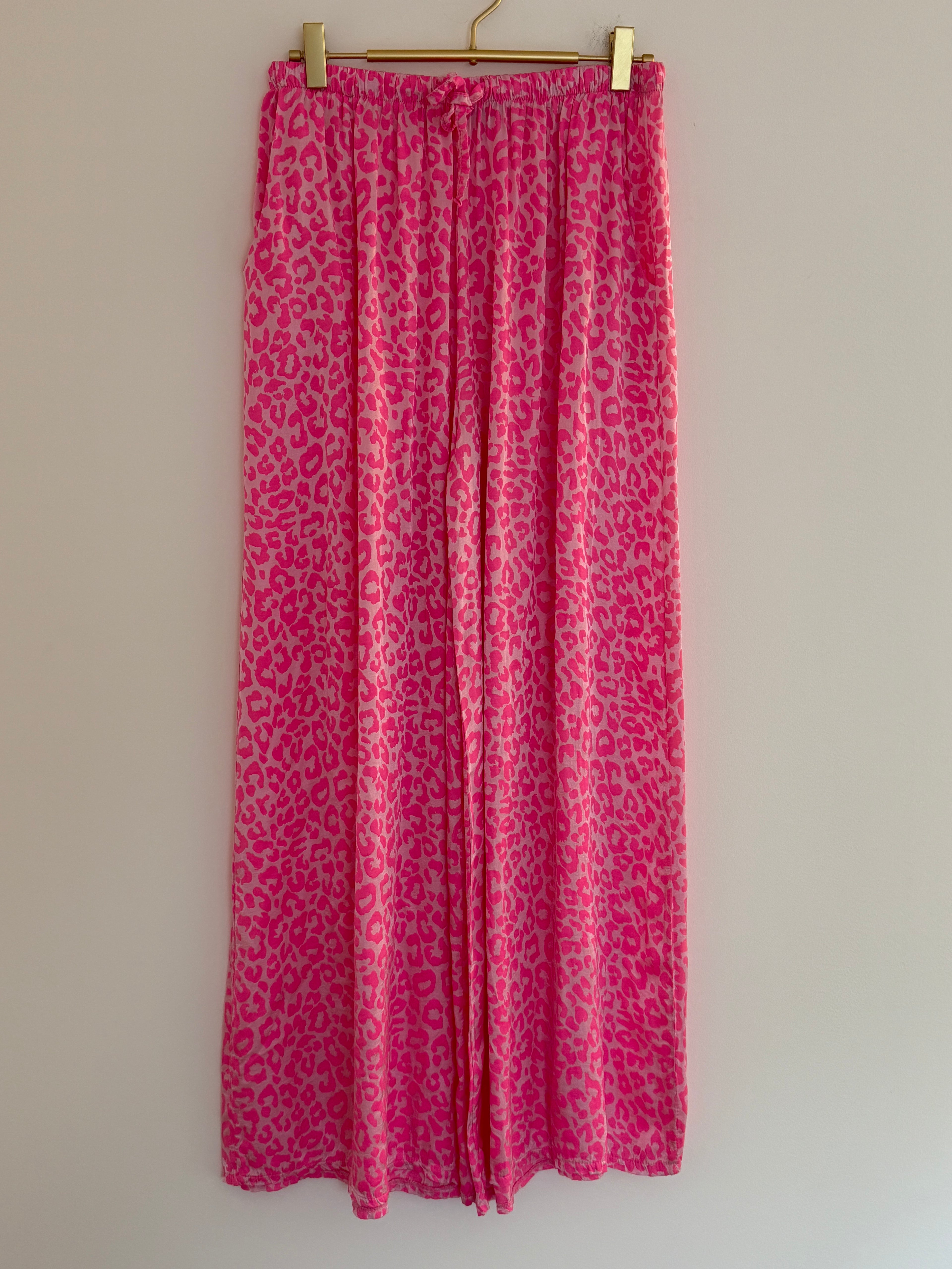 HOSE | MONI