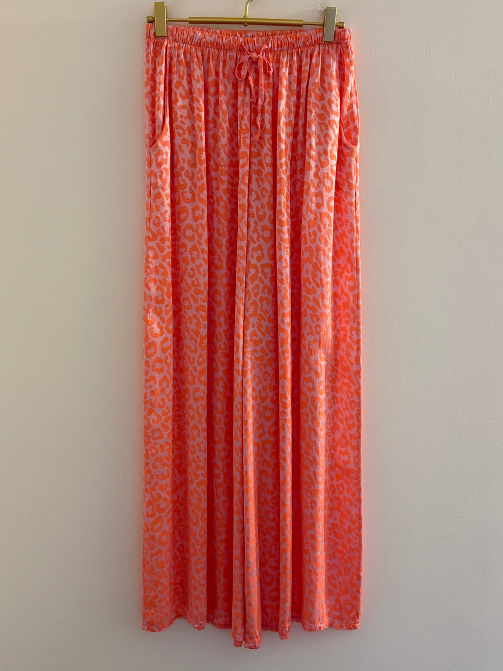 HOSE | MONI