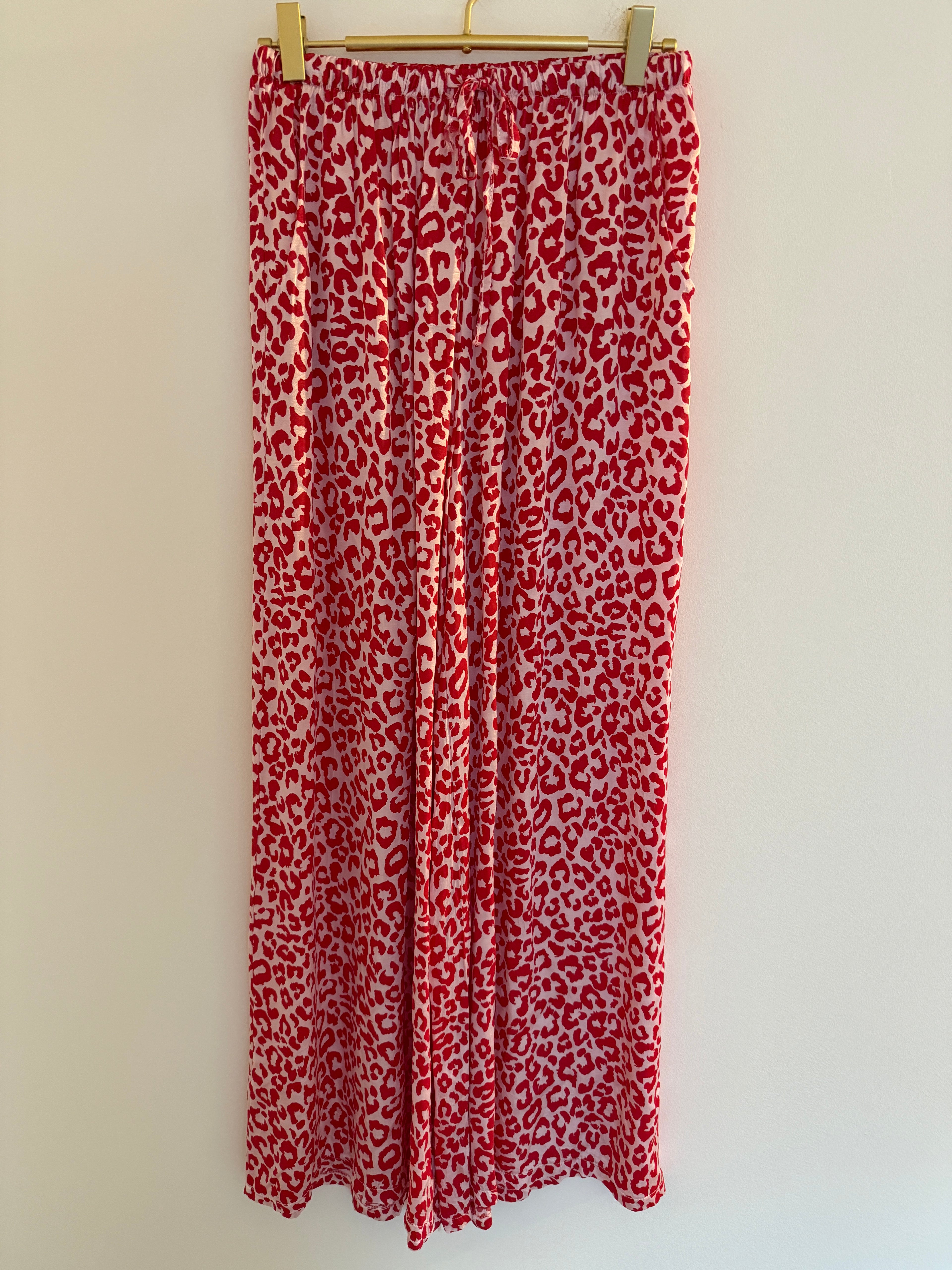 HOSE | MONI