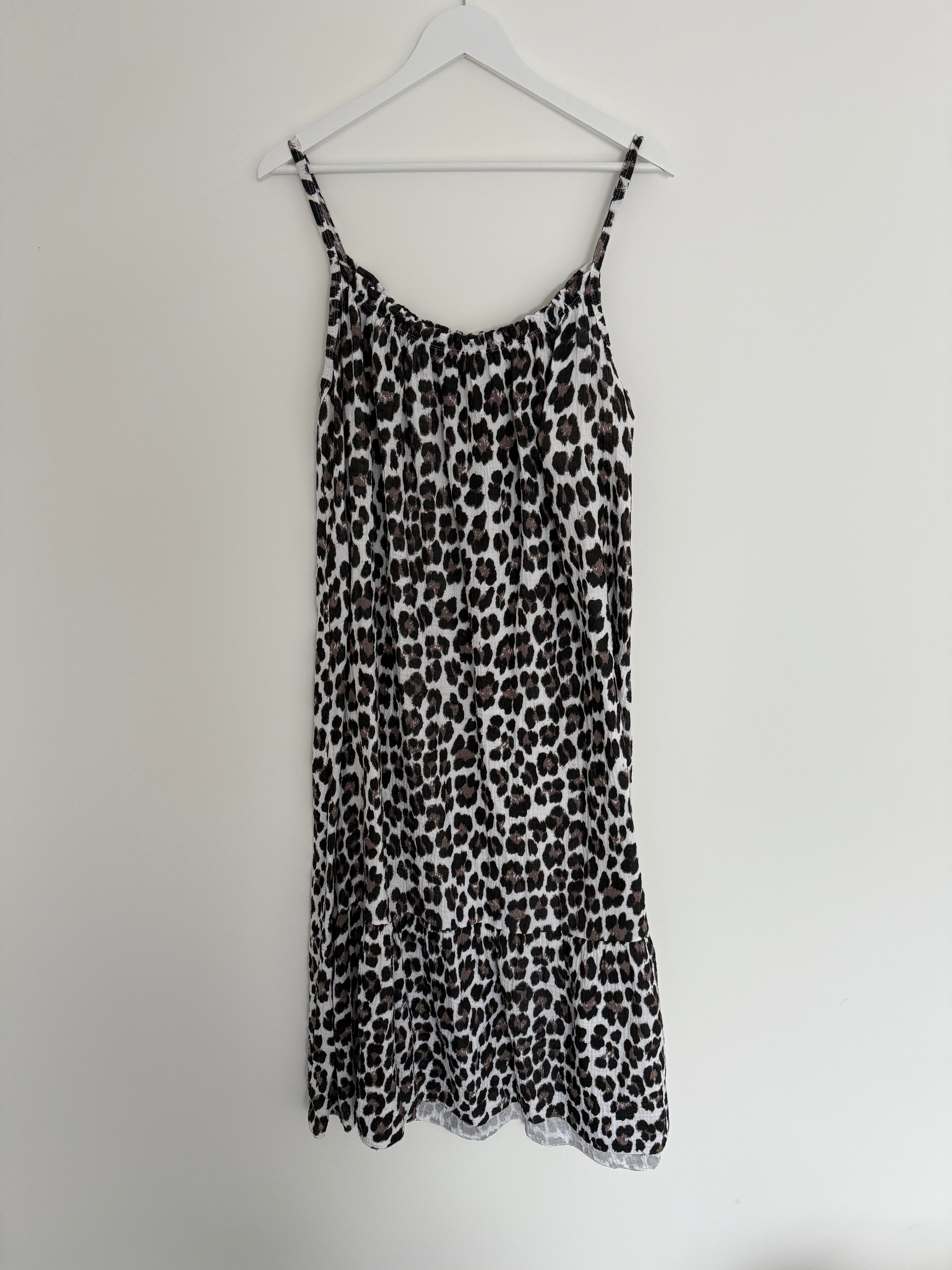 CURVY MUSSELIN KLEID | LEOLITA