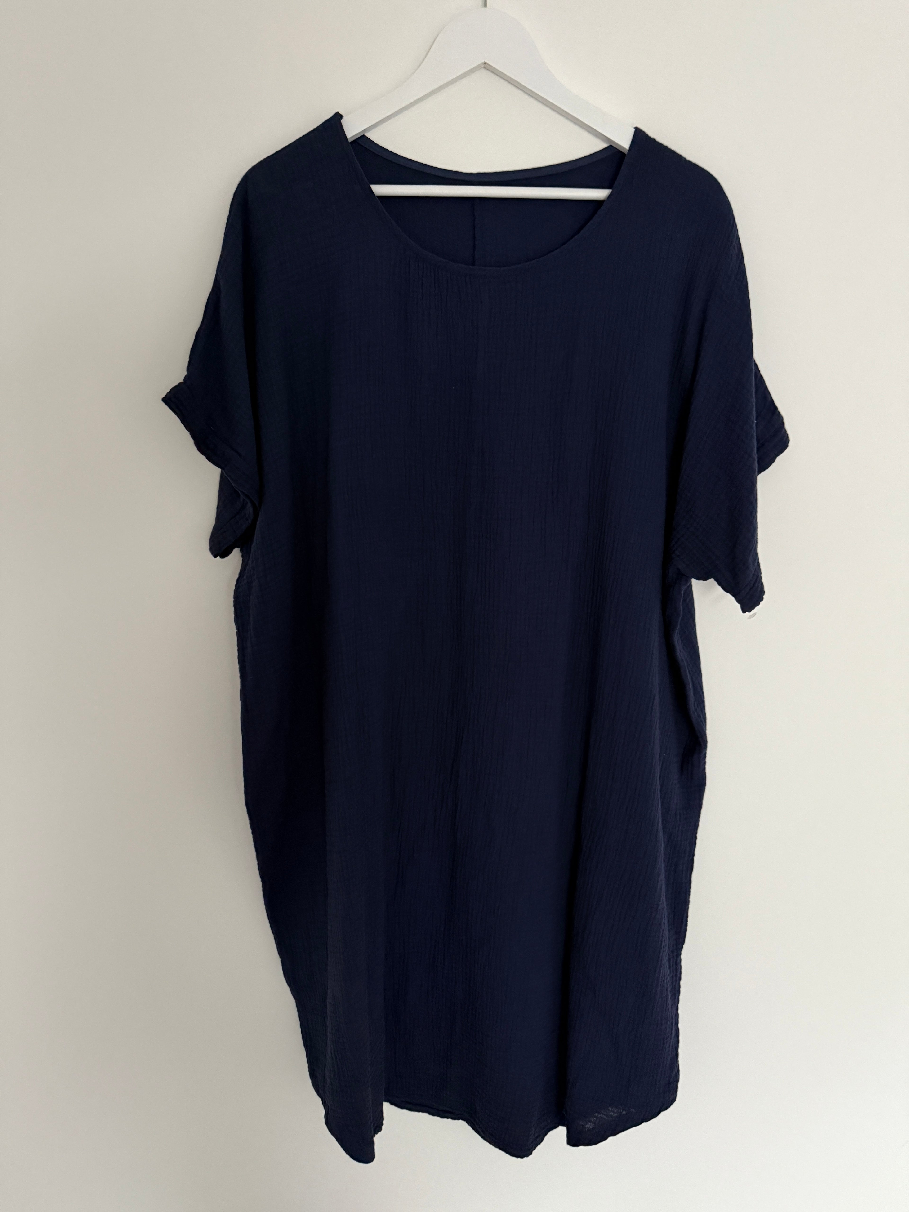 CURVY MUSSELIN KLEID | FLAIR