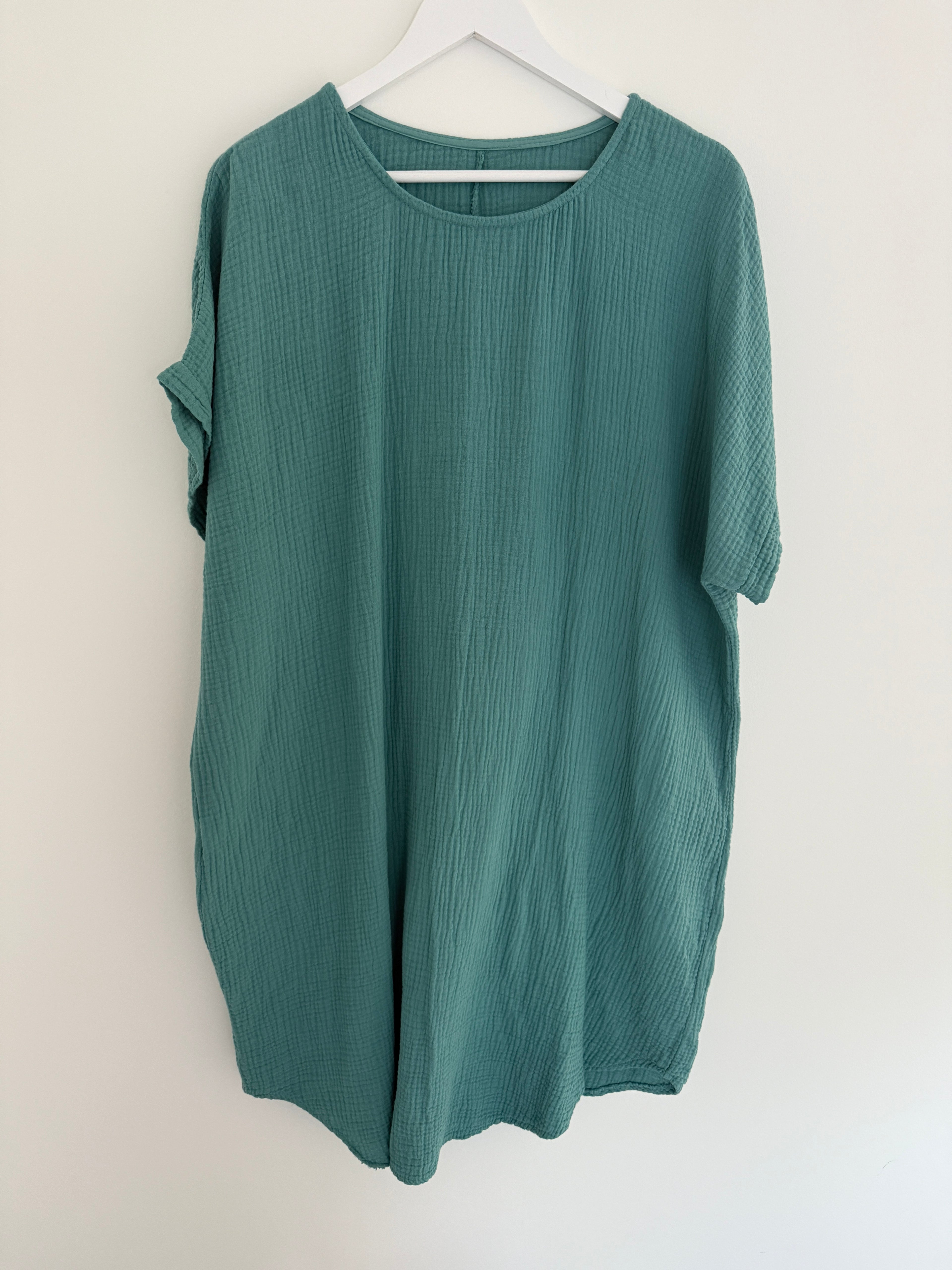 CURVY MUSSELIN KLEID | FLAIR