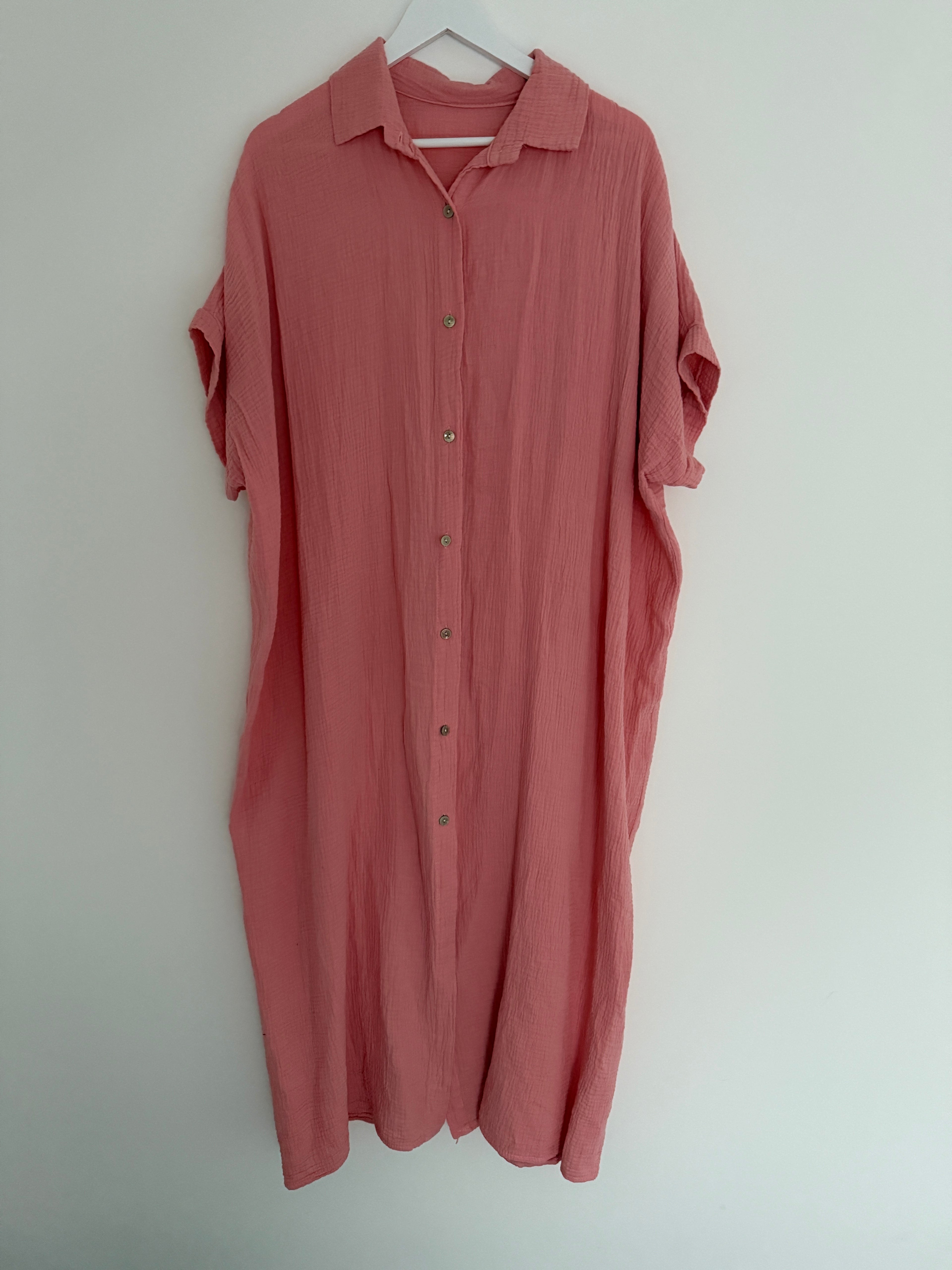 CURVY MUSSELIN KLEID | CORALINE