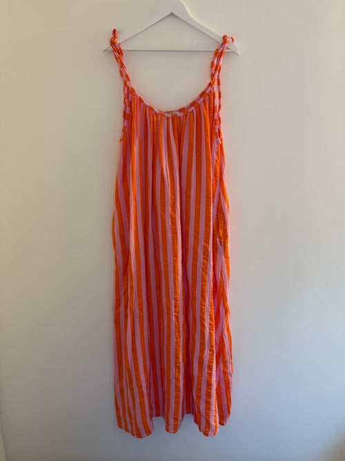 CURVY MUSSELIN KLEID | STRIVELLA