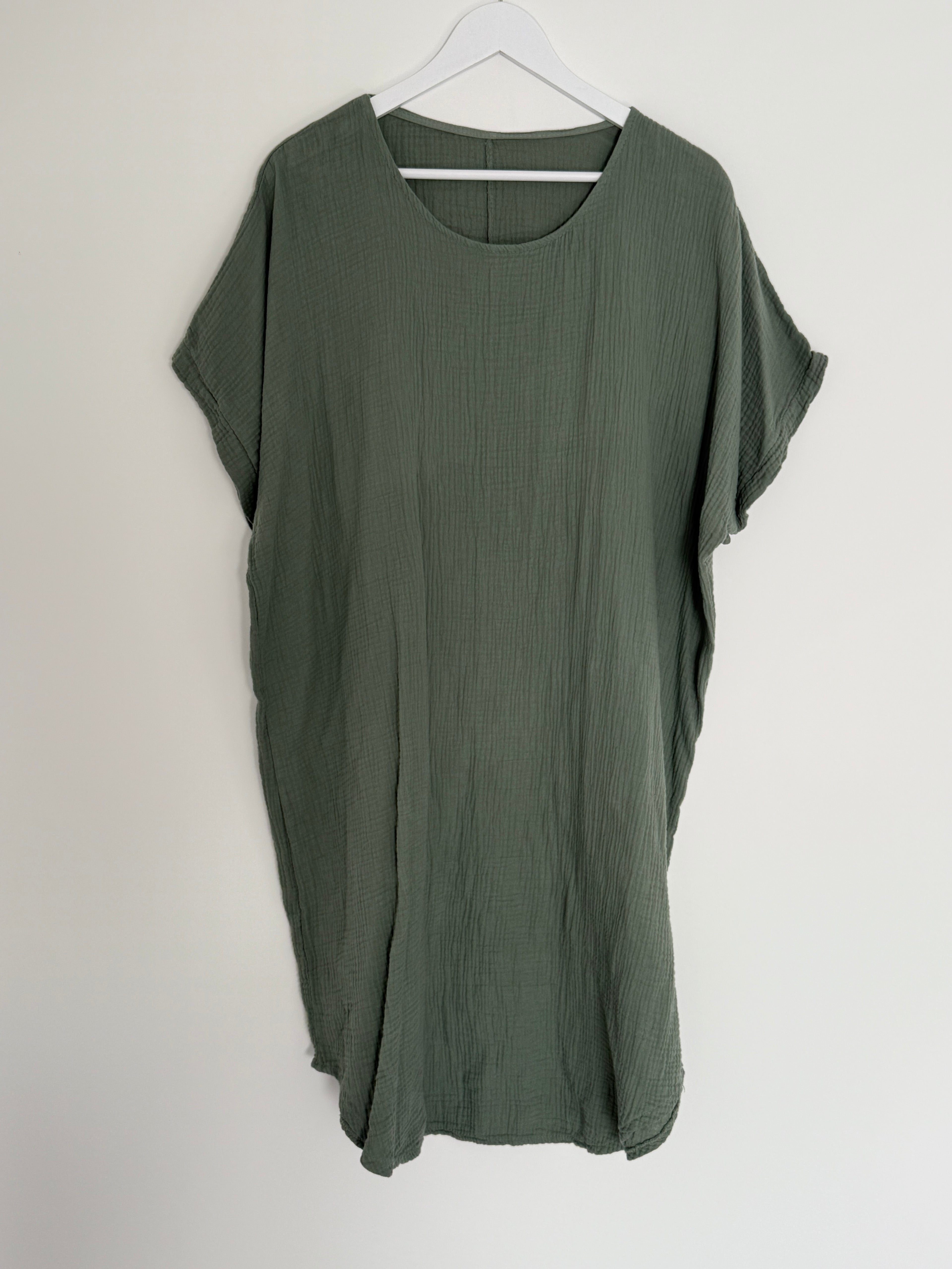 CURVY MUSSELIN KLEID | FLAIR