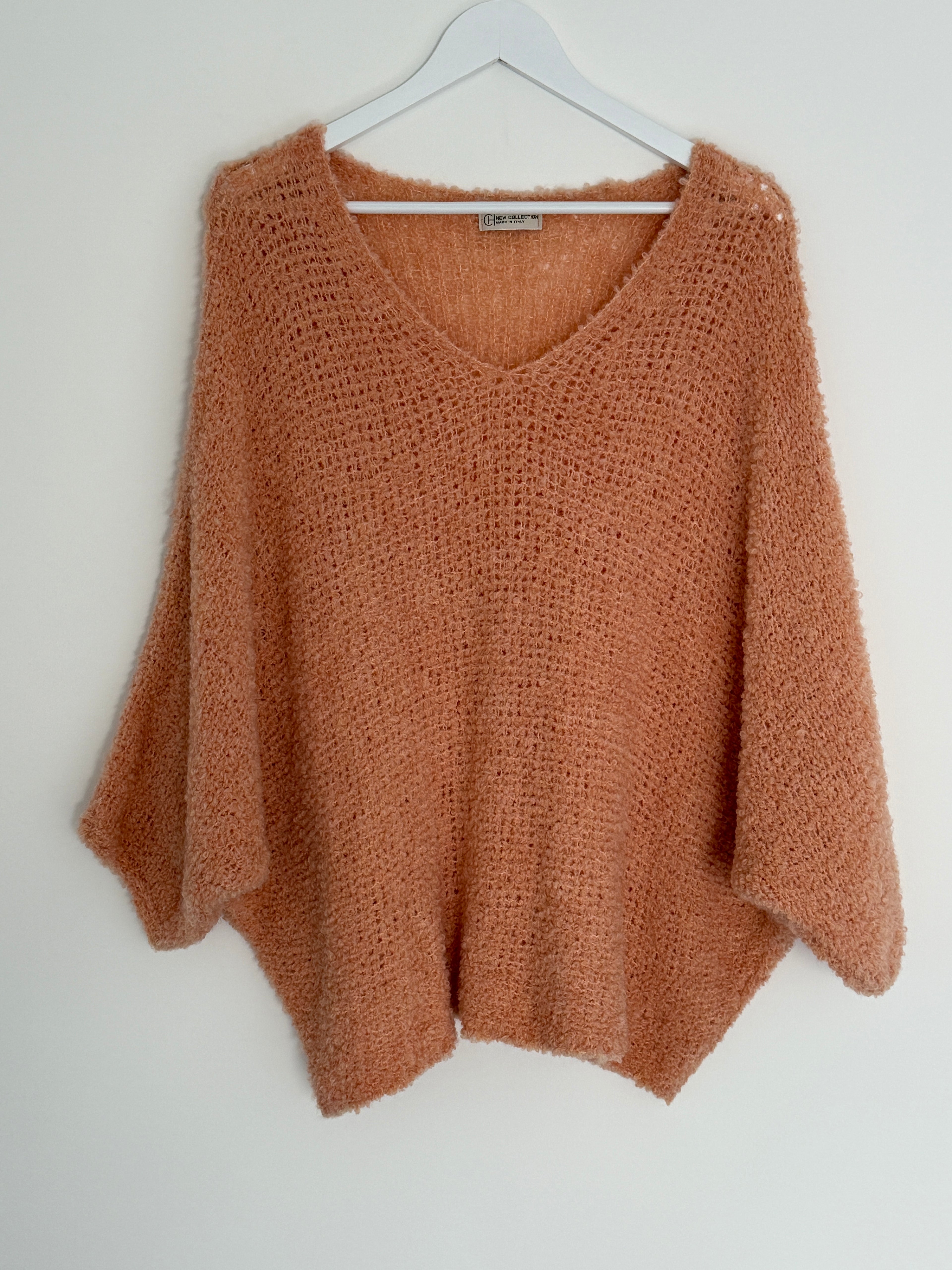 CURVY BOUCLÉ-PULLOVER | NUVÉ
