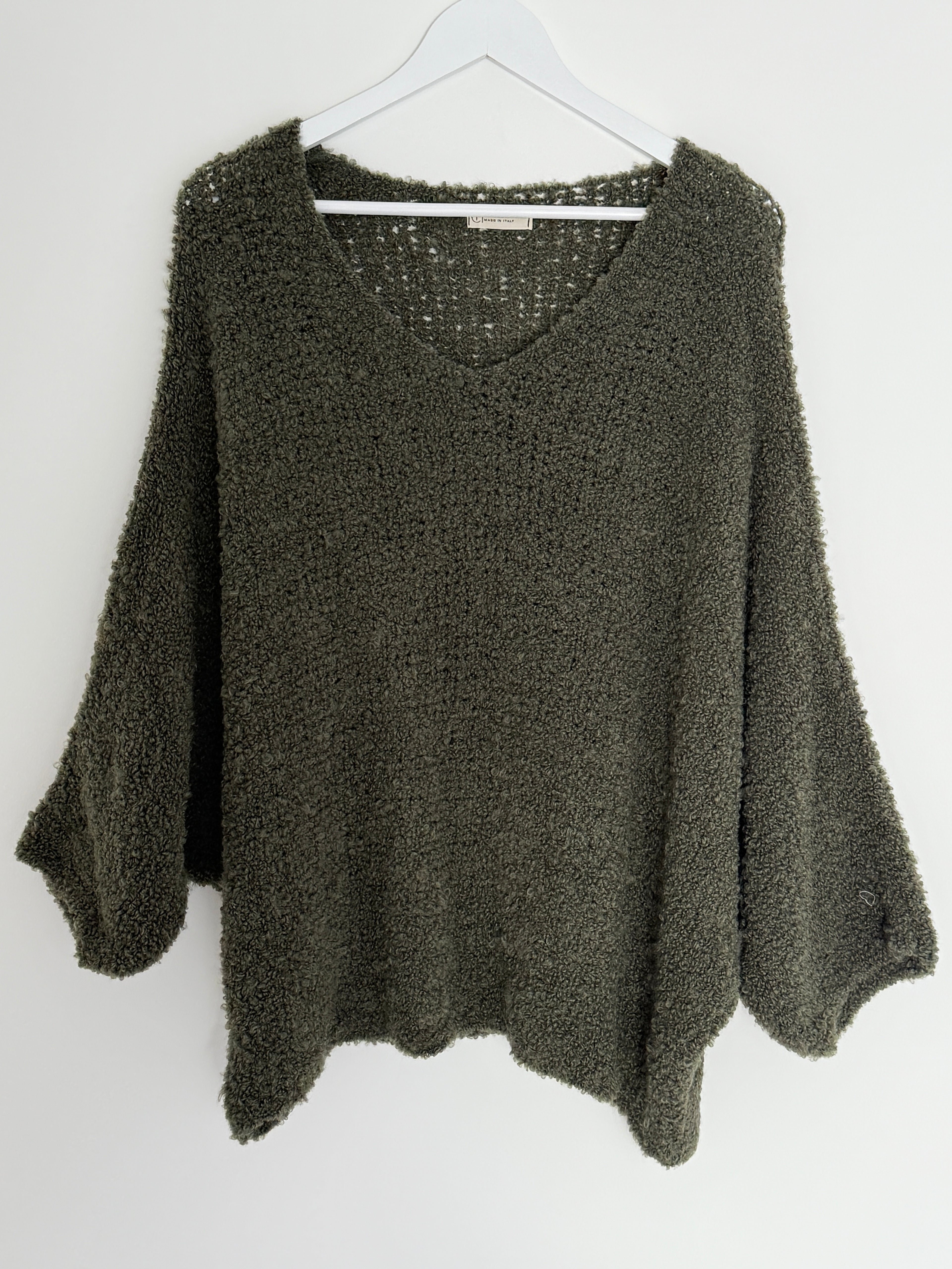 CURVY BOUCLÉ-PULLOVER | NUVÉ