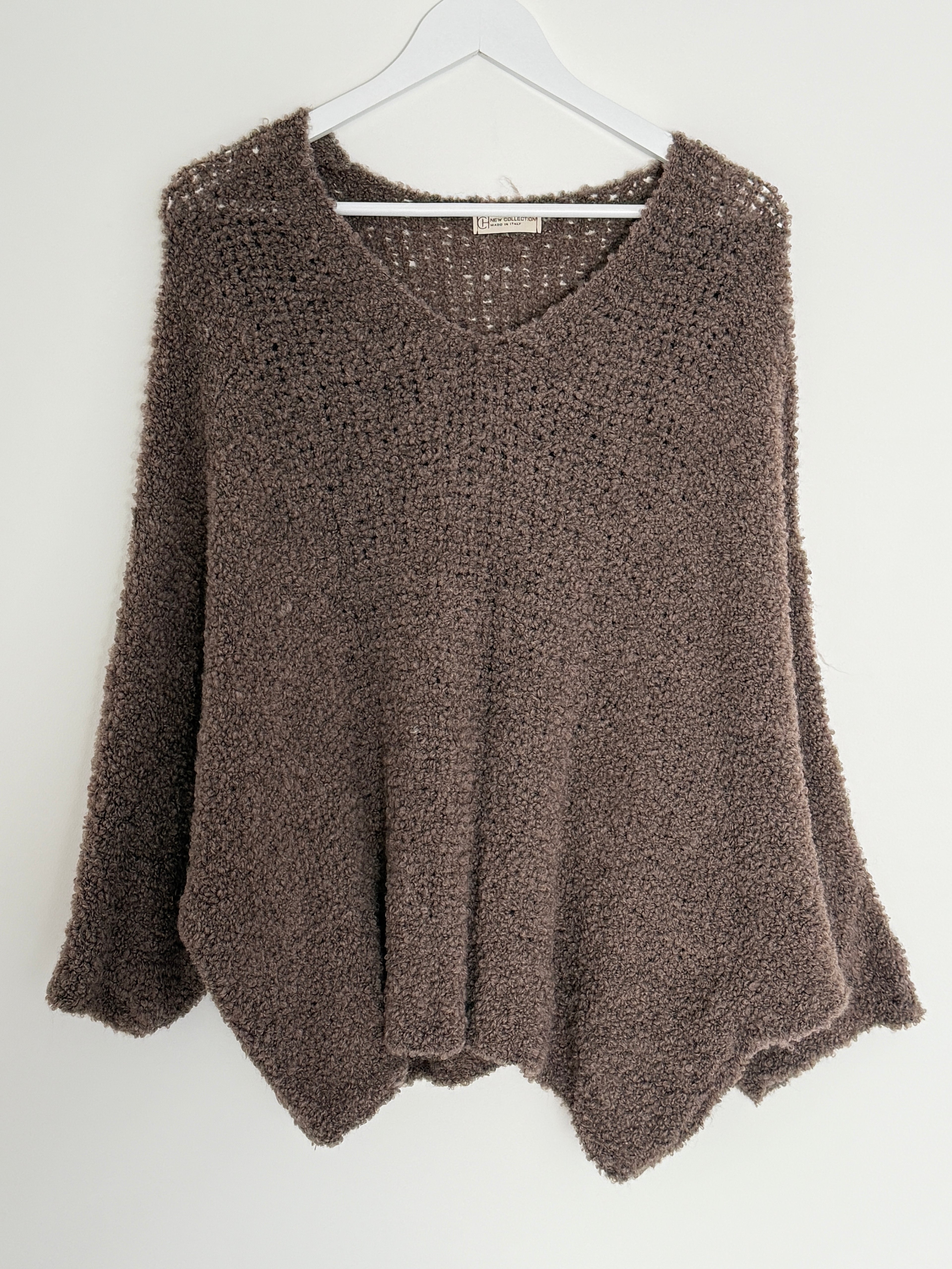 CURVY BOUCLÉ-PULLOVER | NUVÉ