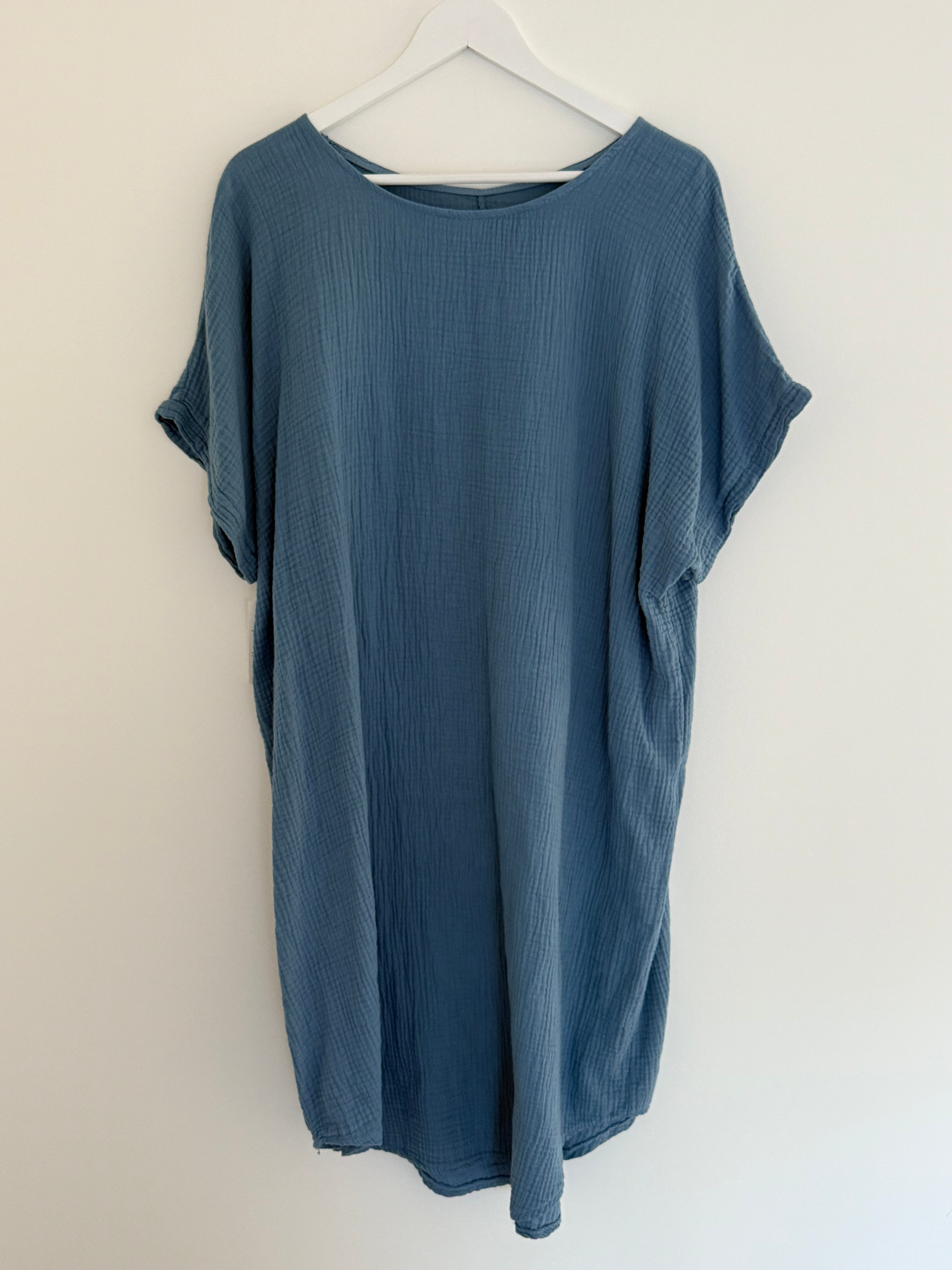 CURVY MUSSELIN KLEID | FLAIR