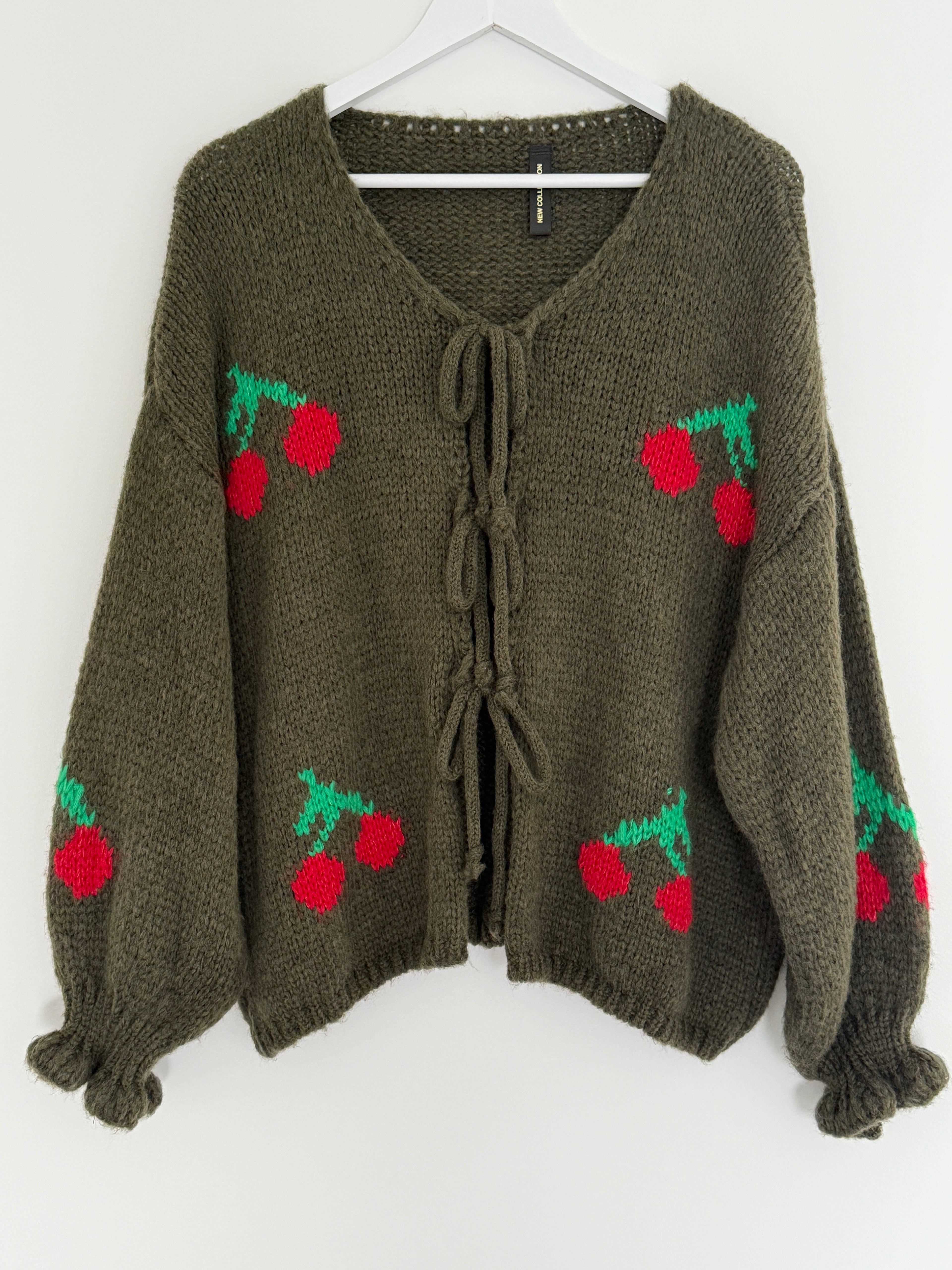 STRICKJACKE | CHERRINA